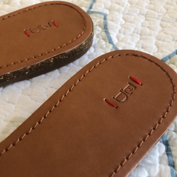 ED Ellen Degeneres Shiri Slip-on Sandal - Picture 6 of 8